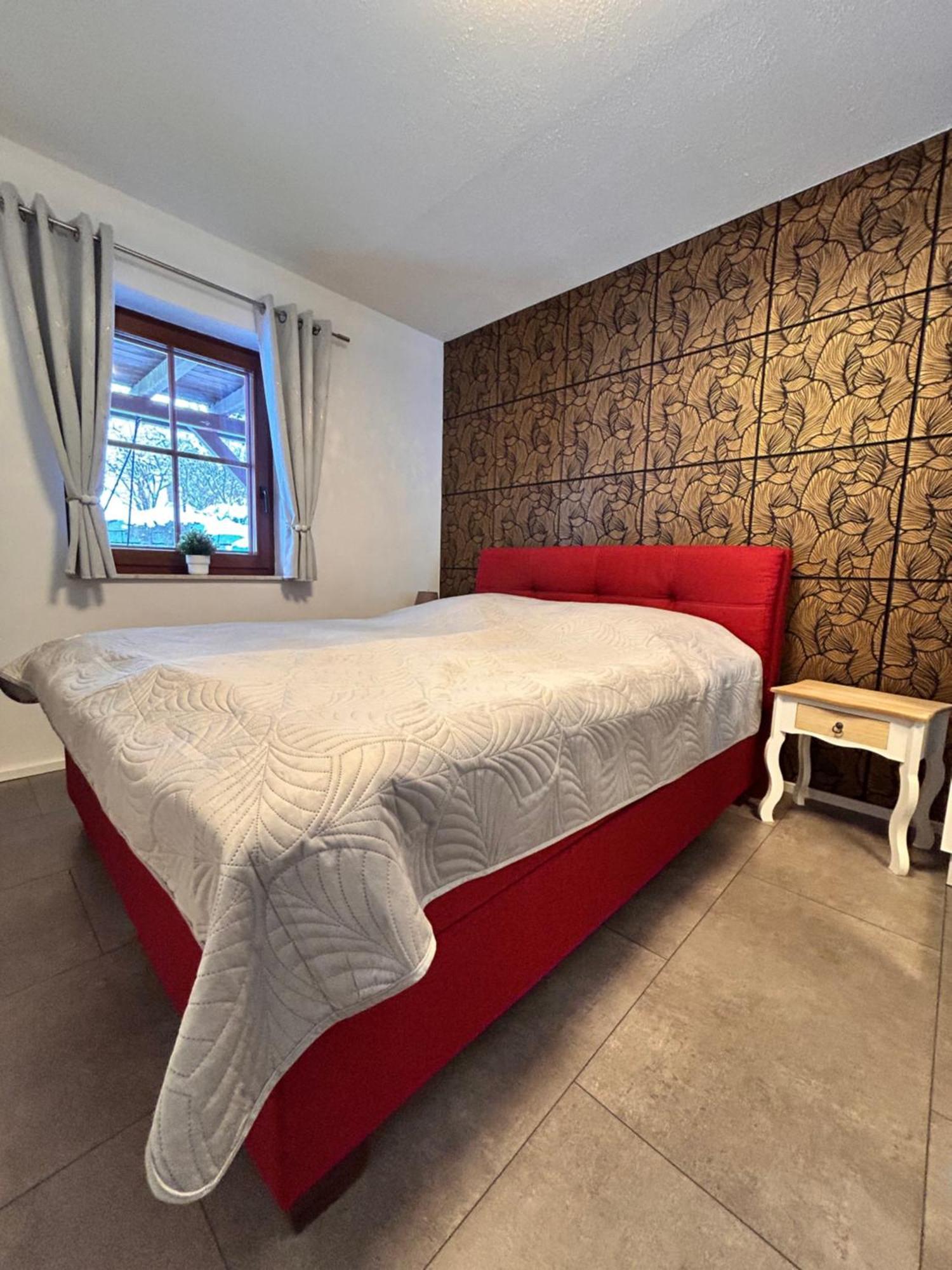 Ferienwohnung Mit Gartennutzung, Garage Und Wallbox Ebersbach-Neugersdorf 外观 照片